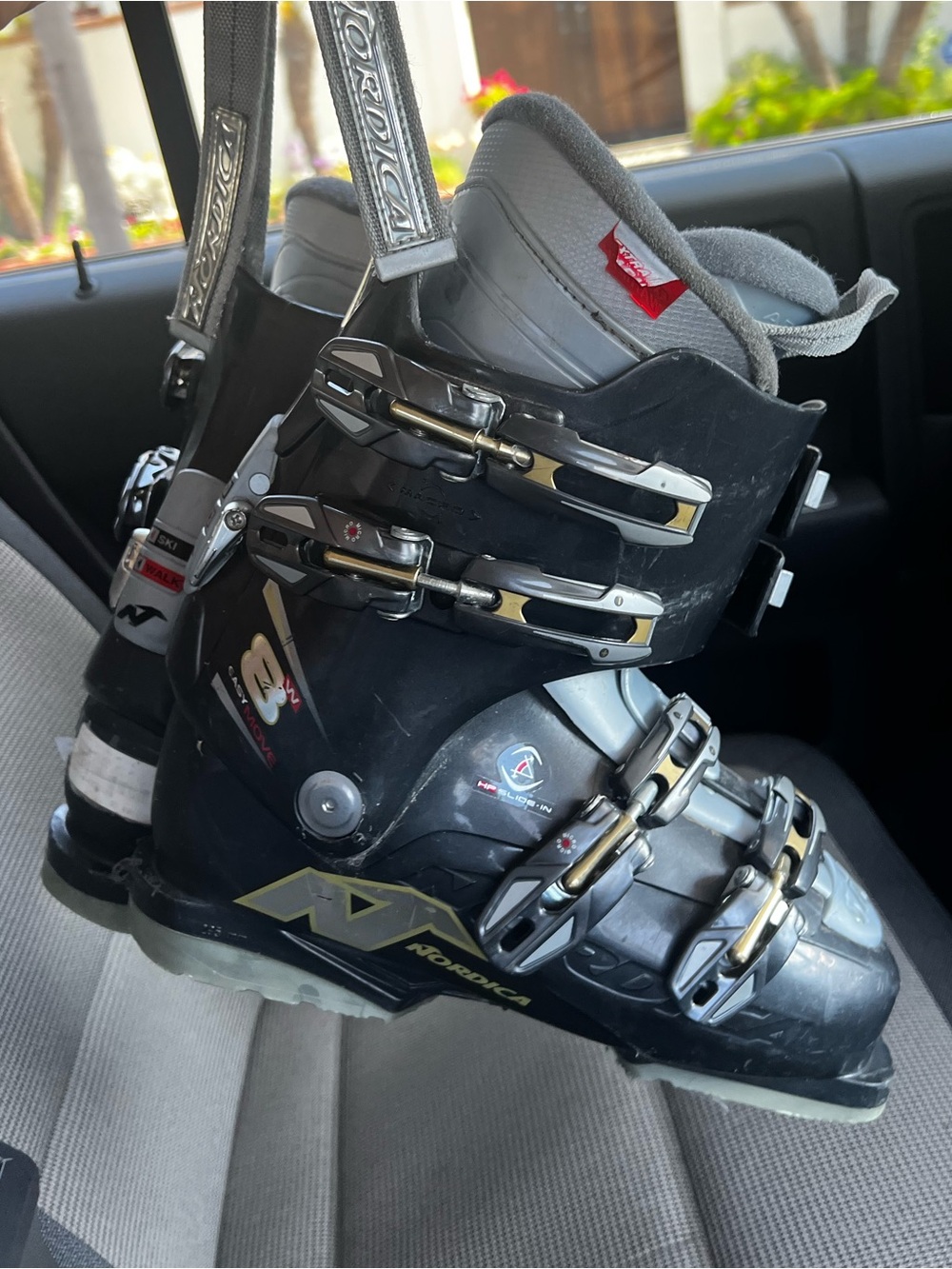 Nordica Black Womens 8 Alpine Ski Boots
